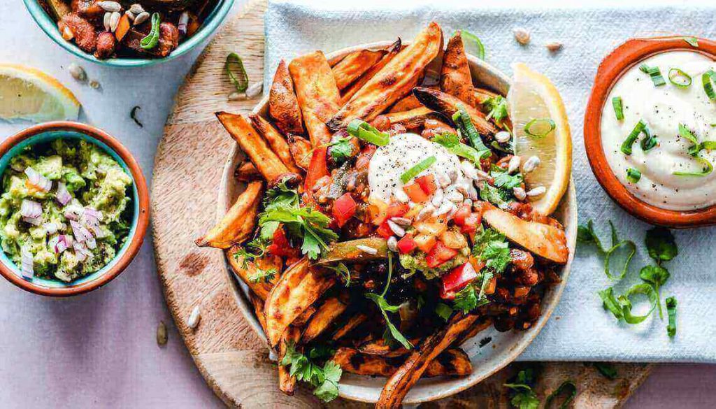 أفضل وعاء كينوا مع وصفة البطاطا الحلوة المحمصة