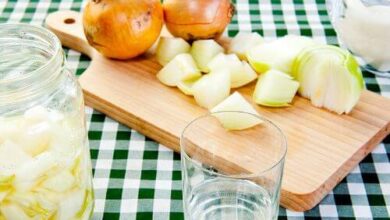 عصير البصل فوائد-عصير-البصل-12-فائدة-مثبتة-لعصير-البصل-للشعر-والبشرة-والصحة